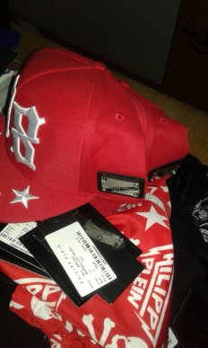 Закарпатські митники вилучили в українця одяг та взуття, вартістю 8 тисяч євро – 03