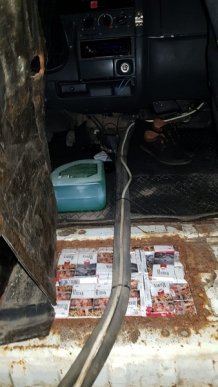 Чергова "знахідка": прикордонники вилучили понад 7 тисяч пачок контрабандних цигарок – 04