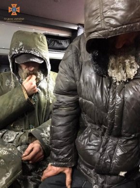 Рятувальники допомогли туристам, які заблукали на горі Дземброня – 02 Рятувальники допомогли туристам, які заблукали на горі Дземброня – 02