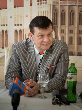 Роль громадських організацій в консолідації українського суспільства обговорювали в Мукачеві – 33