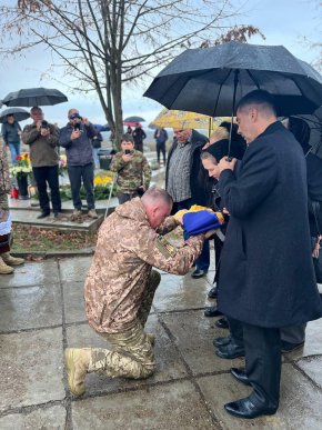 На Закарпатті попрощались із молодим військовим зі 128-ї бригади – 03 На Закарпатті попрощались із молодим військовим зі 128-ї бригади – 03