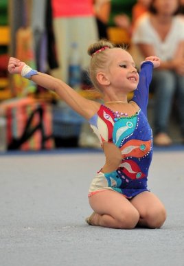 Двоє молодих мукачівок тріумфували на всеукраїнському турнірі з художньої гімнастики – 06