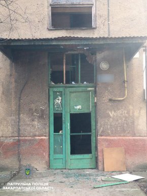 Оголював статеві органи перед перехожими: патрульні затримали дивного чоловіка – 02