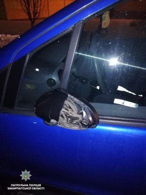 У Мукачеві розшукують водія, який ймовірно скоїв ДТП і втік з місця події – 02 У Мукачеві розшукують водія, який ймовірно скоїв ДТП і втік з місця події – 02