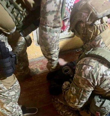 Опубліковано відео затримання подружжя наркоторговців – 03