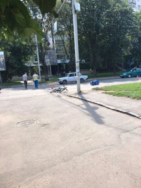 В Ужгороді жінка потрапила під колеса авто – 02
