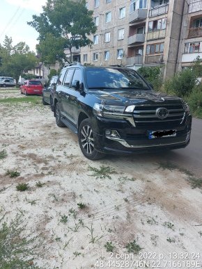 У Мукачеві штрафуть водіїв, які паркуються на зелених зонах – 03 У Мукачеві штрафуть водіїв, які паркуються на зелених зонах – 03