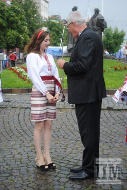 У Мукачеві до Дня Незалежності пройшов традиційний Парад вишиванок (ФОТОРЕПОРТАЖ) – 04