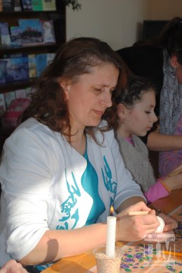 Майстер-клас із писанкарства відбувся у Мукачівській міській бібліотеці (ФОТО) – 06