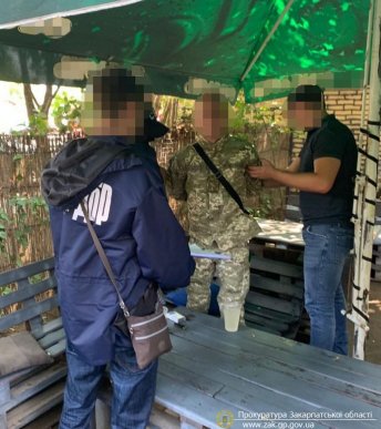 Прикордонник разом із підлеглими налагодили схему отримання хабарів – 03 Прикордонник разом із підлеглими налагодили схему отримання хабарів – 03