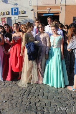 У Мукачеві нагородили випускників-медалістів – 79