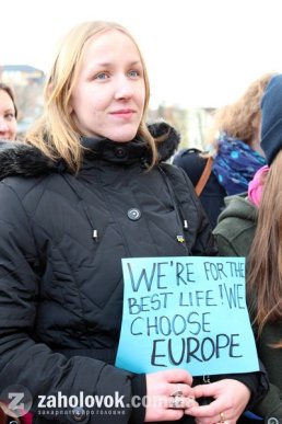 В Ужгороді студенти влаштували ЄвроМайдан (ФОТО) – 08