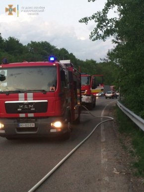 У черзі до кордону загорілась вантажівка – 02