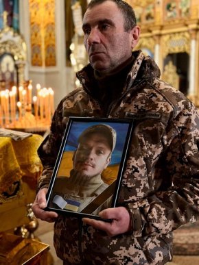 Був чудовим сином: на Закарпатті поховали 29-річного військового – 01 Був чудовим сином: на Закарпатті поховали 29-річного військового – 01