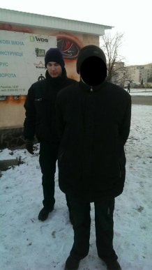У Мукачеві затримали продавця боєприпасів – 02
