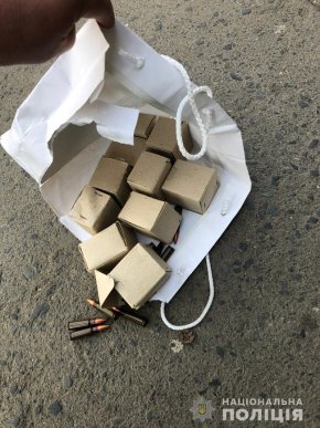Поліцейські показали, як в Ужгороді посеред вулиці затримували зловмисника – 03 Поліцейські показали, як в Ужгороді посеред вулиці затримували зловмисника – 03