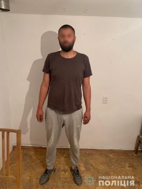 Чоловік облаштував на дачі міні-лабораторію для вирощування конопель – 02