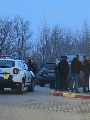 Переполох в Ужгороді: що коїлось на одній із заправок міста – 03 Переполох в Ужгороді: що коїлось на одній із заправок міста – 03