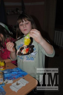 Молоді благодійники із усього Закарпаття завітали до дитячого будинку у Батьові (ФОТОРЕПОРТАЖ) – 14 Молоді благодійники із усього Закарпаття завітали до дитячого будинку у Батьові (ФОТОРЕПОРТАЖ) – 14