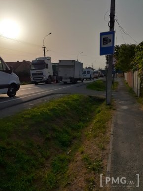 На трасі Київ-Чоп у межах Ракошина утворились величезні затори – 01