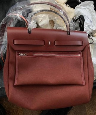 Швейцарський годинник і брендові дамські сумочки вилучили закарпатські митники – 05 Швейцарський годинник і брендові дамські сумочки вилучили закарпатські митники – 05