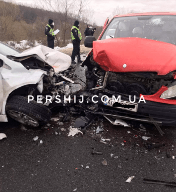 Постраждало кілька людей: нові подробиці масштабної аварії поблизу Мукачева – 01 Постраждало кілька людей: нові подробиці масштабної аварії поблизу Мукачева – 01