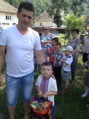 Готуємось до школи: у двох районах пройшла акція для майбутніх першокласників – 05