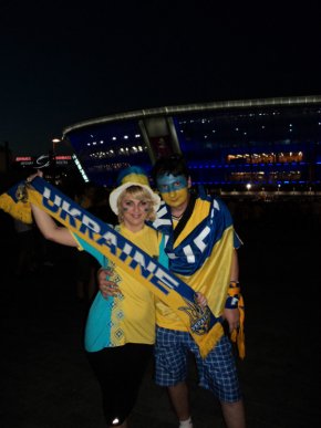 Мукачівські вболівальники підтримували футбольну збірну України в Донецьку (ФОТОРЕПОРТАЖ) – 11