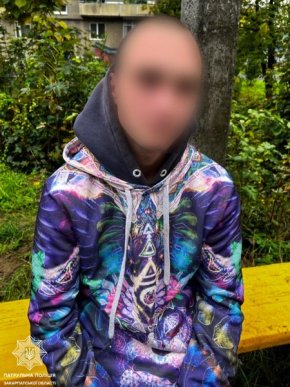 За добу на вулицях Ужгорода у трьох перехожих виявили наркотики – 01