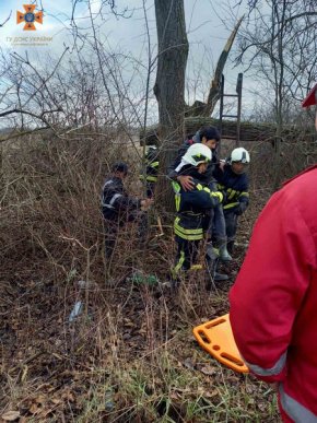 Із чоловіком на околиці села стався нещасний випадок – 03