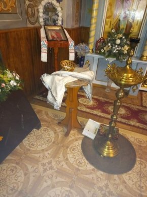 На Закарпатті невідомі розтрощили церкву – 01