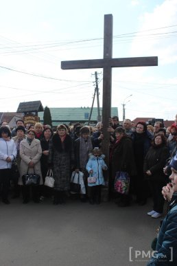 У Мукачеві вірники пройшли Хресну дорогу – 13