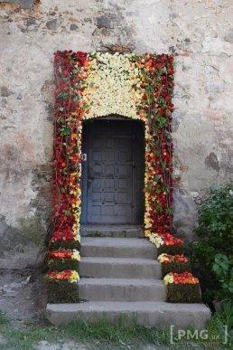 У Чинадієві стартував квітковий фестиваль "Кохання в Сент-Міклош" – 06