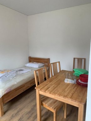 У Мукачеві звели модульне містечко для переселенців – 02