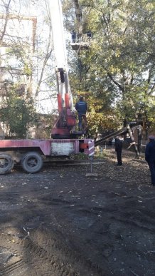 Сильний вітер наробив біди в Ужгороді – 01