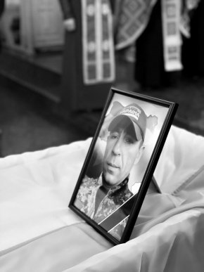 У Мукачеві попрощалися із захисником Русланом Цибарем – 01