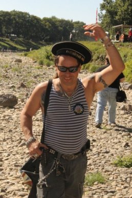 "Ужгородська регата - 2012": чудернацькі кораблі пливли Ужем (ФОТО) – 11