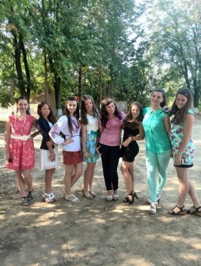 Шкільний фотоальбом: як учні Мукачева 1 Вересня відзначали (ФОТОРЕПОРТАЖ) – 46