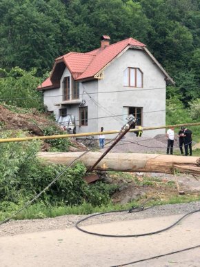 "Відключені газ та світло. Є загроза повторного зсуву": очільник Мукачівщини про ситуацію у Кольчині – 02