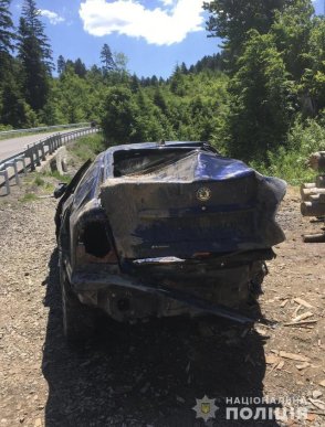 Водія відкинуло на кілька метрів: з’явились фото з місця жахливої ДТП – 04 Водія відкинуло на кілька метрів: з’явились фото з місця жахливої ДТП – 04