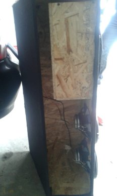 На Великоберезнянщині в автівці прикордонники виявили «музичний» тайник – 01