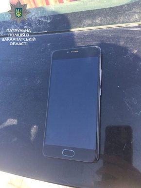 Грабіж в Ужгороді: заявницю і зловмисника "поєднала" спільна кримінальна справа  – 01