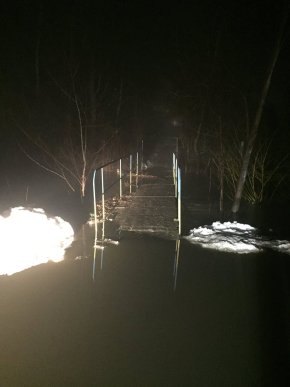 У Ракошині вода підтопила кілька сільських вулиць: через паводок призупинено навчання у школі – 06