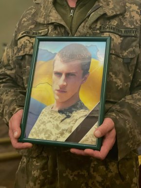 Мукачево попрощалося із 21-річним Героєм – 02