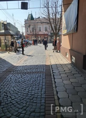 Перший день суворого карантину у Мукачеві: які заклади закрили, а які продовжують працювати – 08