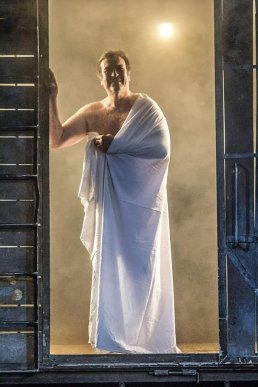 У Мукачево завітали відомі українські артисти – 03