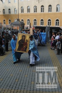 До Мукачева завітали реліквії з Ватикану (ФОТОРЕПОРТАЖ) – 03