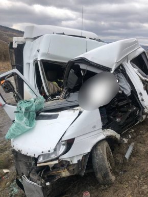 Серед загиблих – 3-річна дитина: поліція розповіла подробиці моторошної ДТП – 04