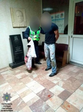 Чоловік влаштував погром у одному з закладів Ужгорода – 02