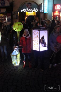 Парад ліхтариків та лицарські бої: як у Мукачеві відзначали День святого Мартина – 09